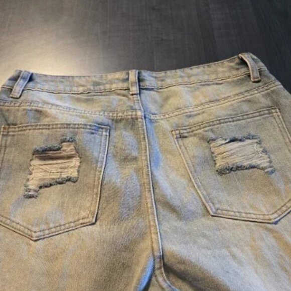 Fabulous NEW 2026 Embroidered Pearl ripped Jeans size 28 - Picture 8 of 8